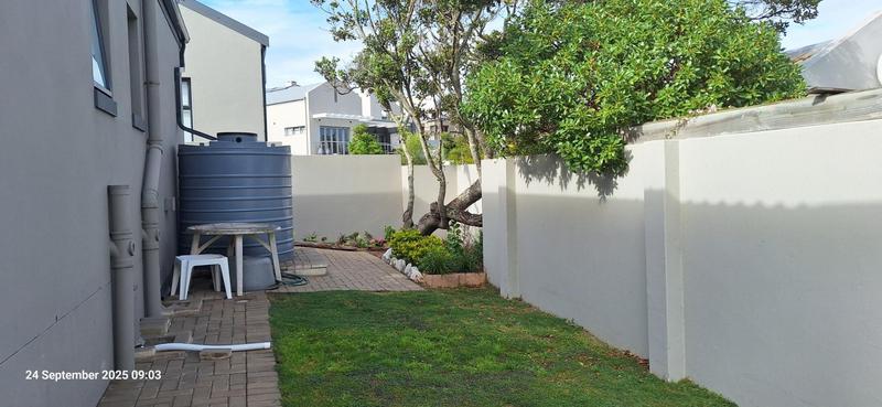 2 Bedroom Property for Sale in Reebok Western Cape